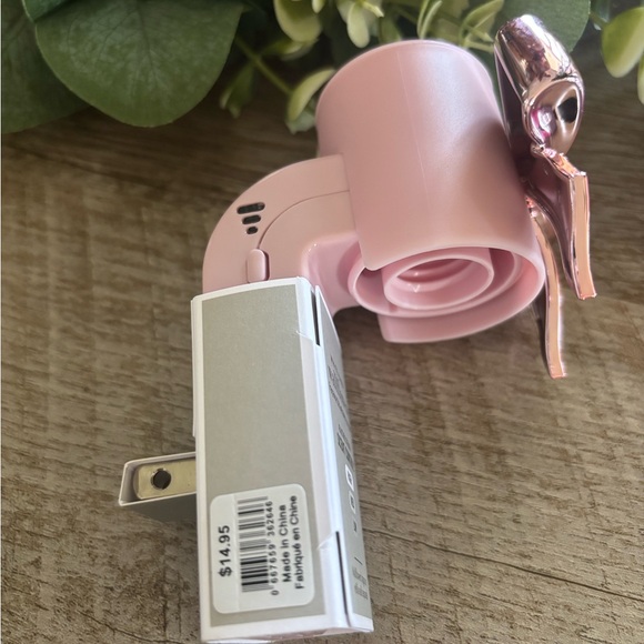 Pink Bow Wallflower Plug - Picture 2 of 4